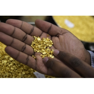 小规模手工金矿开采 (ASGM)